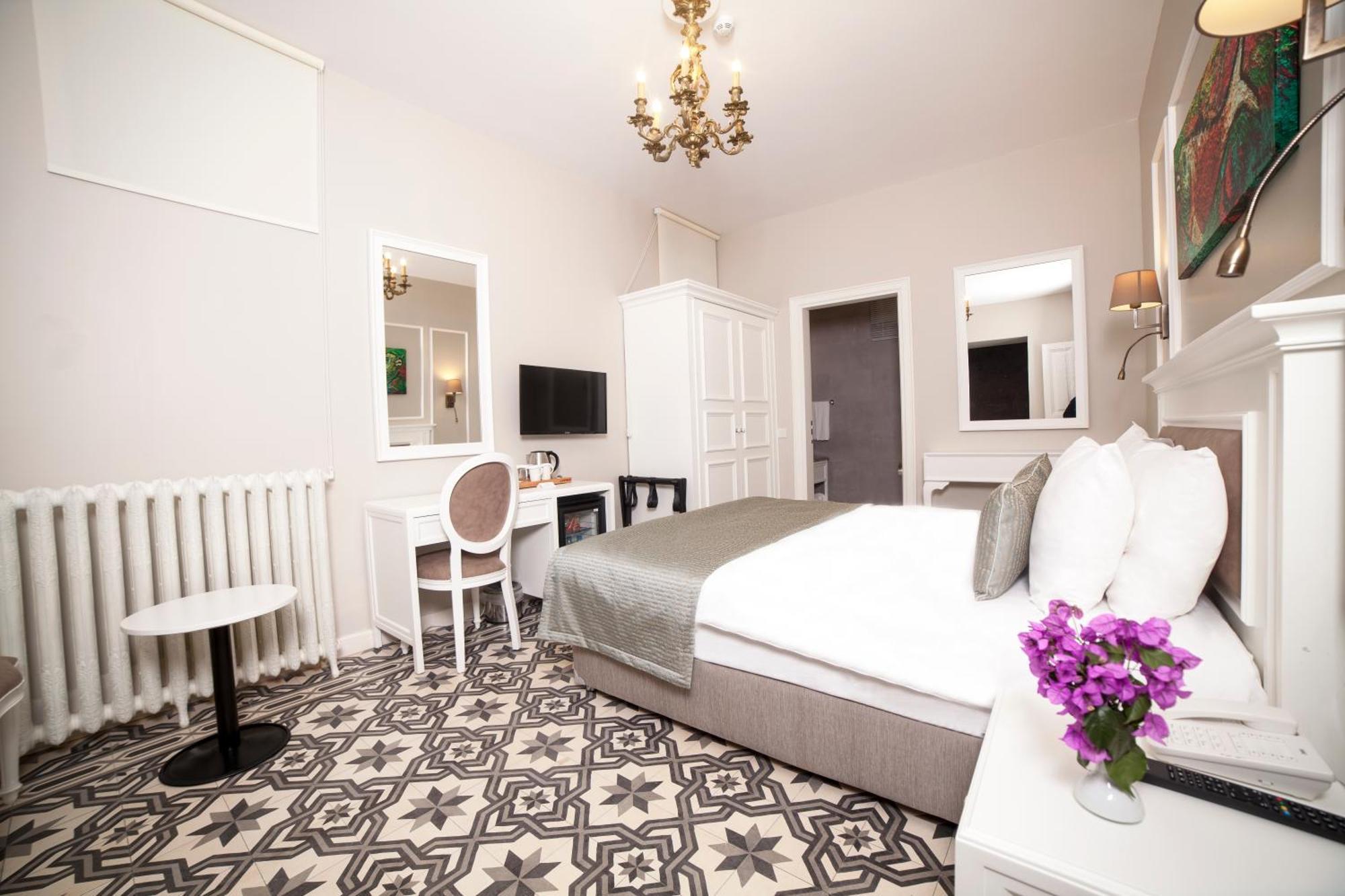 Triada Hotel Bueyuekada Adalar Esterno foto